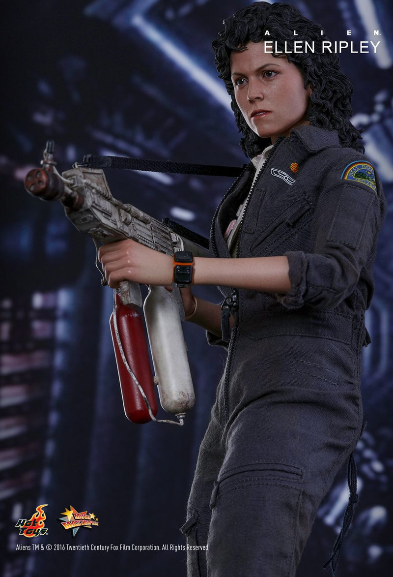 Illustration for article titled Hot Toys Just Revealed the Ultimate Ellen Ripley Alien Figure